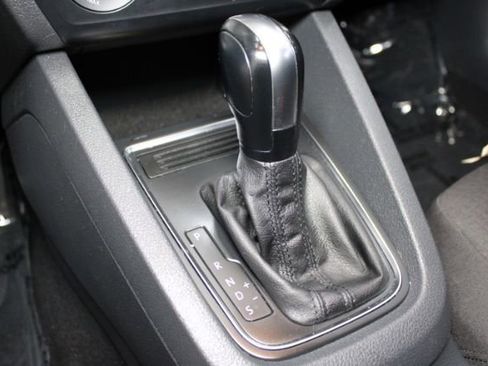 Used 2015 Volkswagen Jetta S image 14