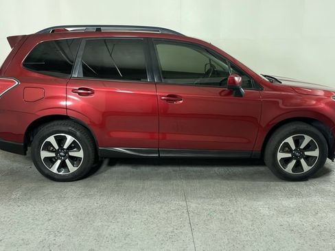 Used 2018 Subaru Forester 2.5i Premium w/ Popular Package #2A AWD/4WD image 2