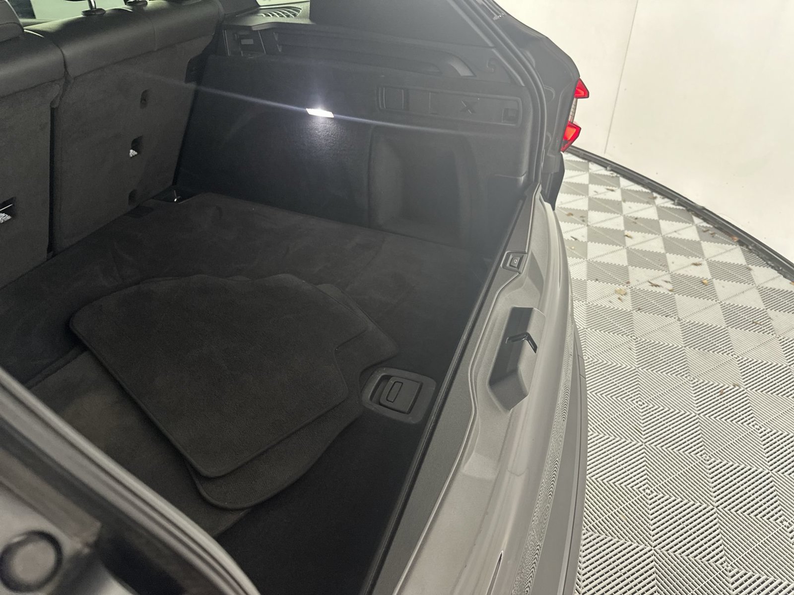 Used 2022 BMW X5 xDrive40i w/ Premium Package AWD/4WD image 26