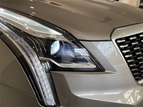 Certified 2022 Cadillac XT5 Premium Luxury image 11