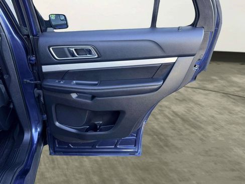 Used 2016 Ford Explorer XLT w/ Equipment Group 201A FWD image 23