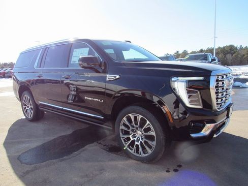 New 2026 GMC Yukon XL Denali w/ Denali Reserve Package image 5
