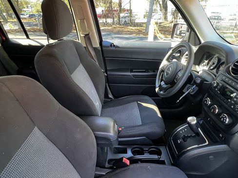 Used 2016 Jeep Patriot Sport w/ Power Value Group image 41