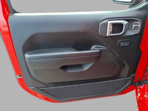 Used 2024 Jeep Wrangler Sport S image 17