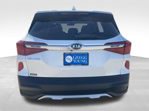 Used 2023 Kia Seltos LX AWD/4WD image 7