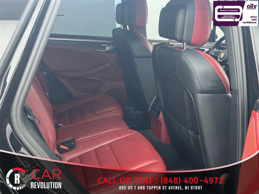Used 2024 Porsche Macan GTS AWD/4WD image 46
