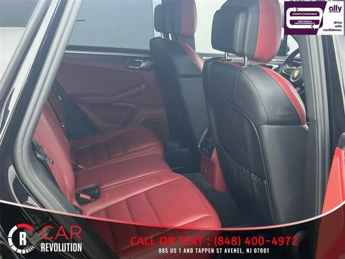 Used 2024 Porsche Macan GTS AWD/4WD image 46