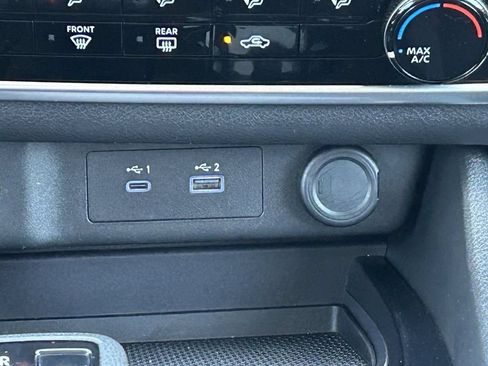 Used 2023 Nissan Rogue S FWD image 17