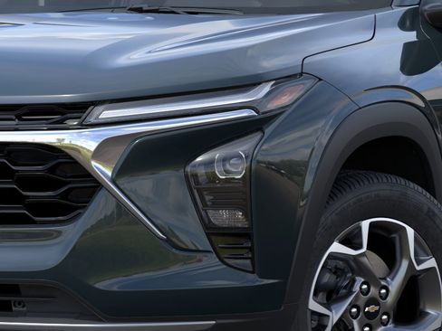 New 2026 Chevrolet Trax LT w/ Driver Confidence Package FWD image 34