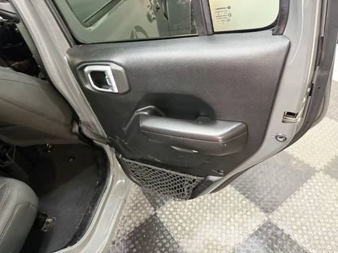 Used 2020 Jeep Wrangler Unlimited Sport S AWD/4WD image 16