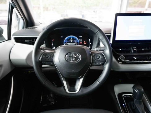 Used 2025 Toyota Corolla SE w/ SE Premium Package image 21