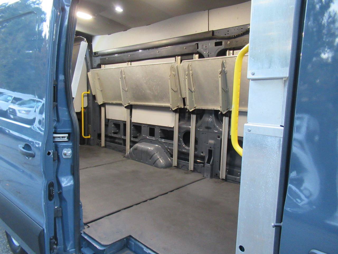 Used 2020 Ford Transit 250 148 High Roof Extended RWD image 17