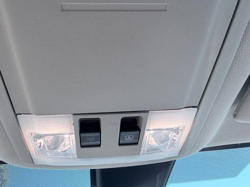 Used 2013 Lincoln MKX FWD image 15