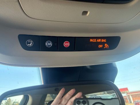 Used 2023 Buick Envision Essence AWD/4WD image 33