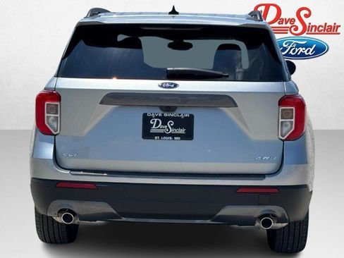 Used 2024 Ford Explorer XLT w/ Equipment Group 202A AWD/4WD image 8