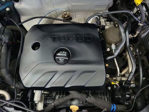 Used 2021 Chevrolet TrailBlazer ACTIV w/ Technology Package FWD image 37