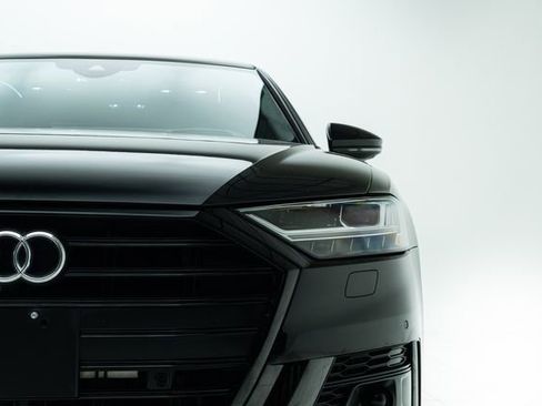 Used 2020 Audi S8 L image 11