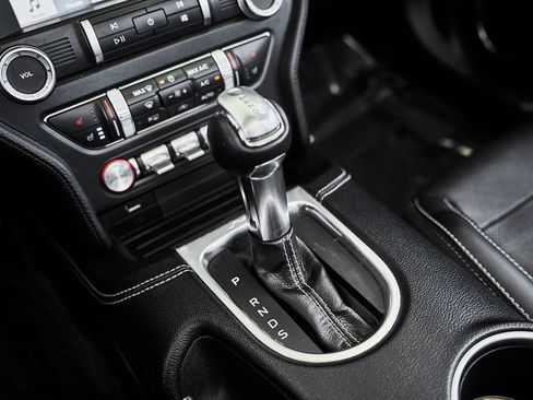 Used 2019 Ford Mustang GT Premium w/ Equipment Group 401A RWD image 24