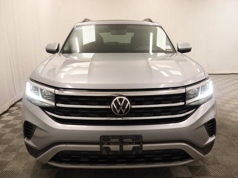 Used 2023 Volkswagen Atlas SE w/ Panoramic Sunroof Package FWD image 4