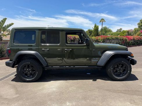 Used 2023 Jeep Wrangler Unlimited w/ Sun & Screen Package AWD/4WD image 4
