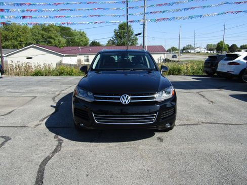 Used 2014 Volkswagen Touareg VR6 image 2