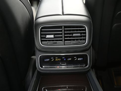 Used 2023 Mercedes-Benz Maybach GLS 600 4MATIC image 46