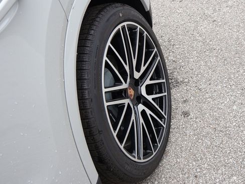 New 2026 Porsche Cayenne AWD/4WD image 38
