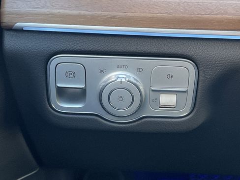 Certified 2025 Mercedes-Benz GLE 450e 4MATIC image 24