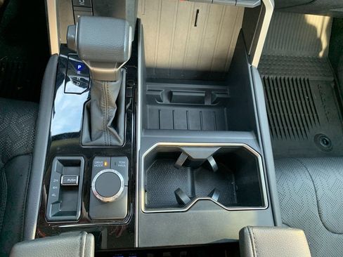 Used 2024 Toyota Tundra Limited image 18