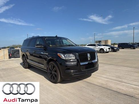 Used 2023 Lincoln Navigator L Reserve image 1
