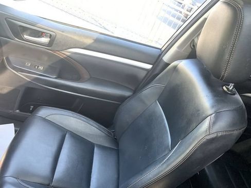 Used 2018 Toyota Highlander XLE AWD/4WD image 31