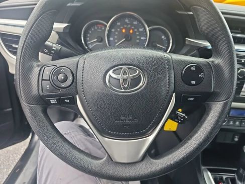 Used 2016 Toyota Corolla LE image 12