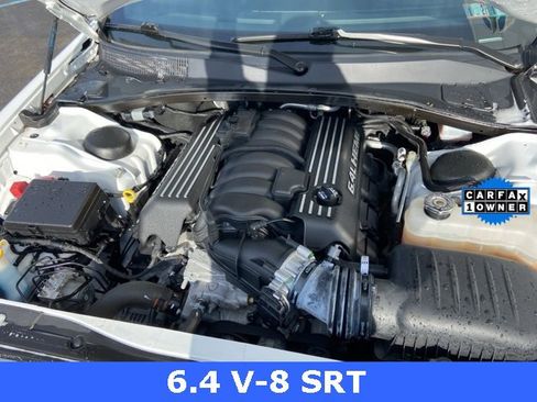 Used 2023 Chrysler 300 C image 8