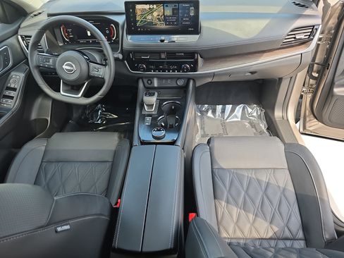 Certified 2024 Nissan Rogue Platinum AWD/4WD image 9