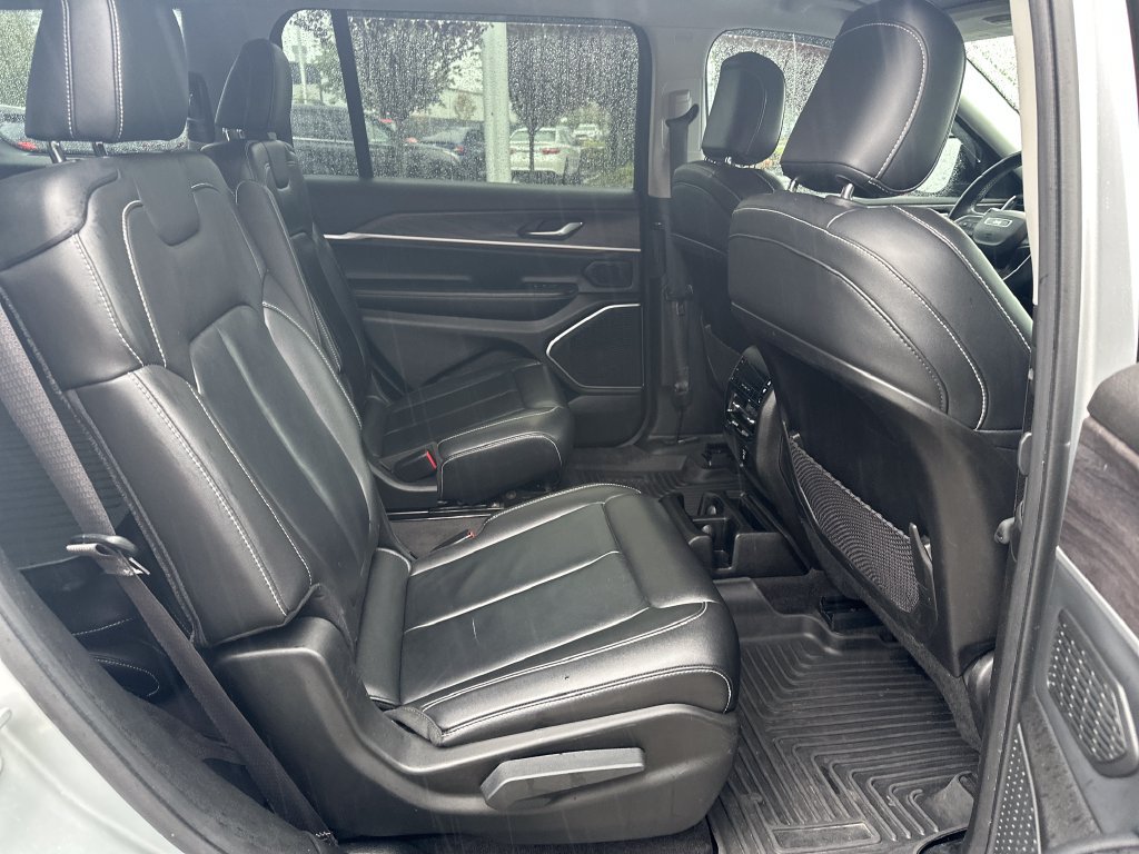 Used 2021 Jeep Grand Cherokee L Limited AWD/4WD image 15