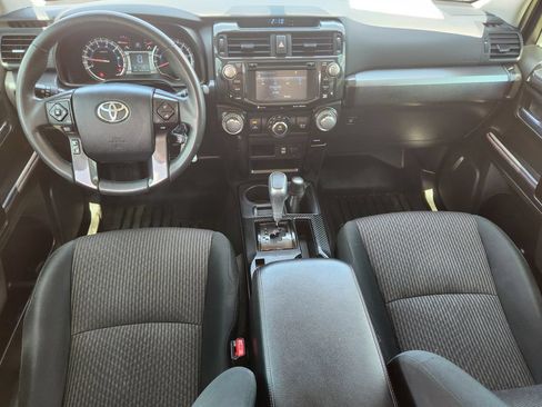 Used 2018 Toyota 4Runner TRD Off-Road AWD/4WD image 10