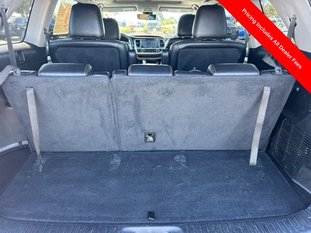 Used 2018 Toyota Highlander XLE AWD/4WD image 17