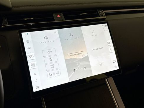 Used 2026 Land Rover Range Rover Velar Dynamic SE image 12