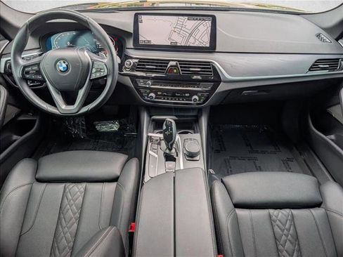 Used 2023 BMW 530i w/ Premium Package RWD image 19