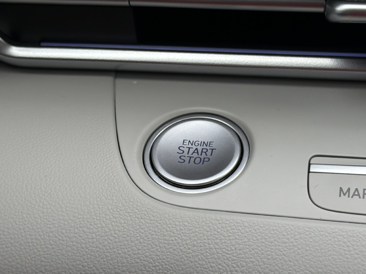 Used 2025 Hyundai Elantra Limited FWD image 10