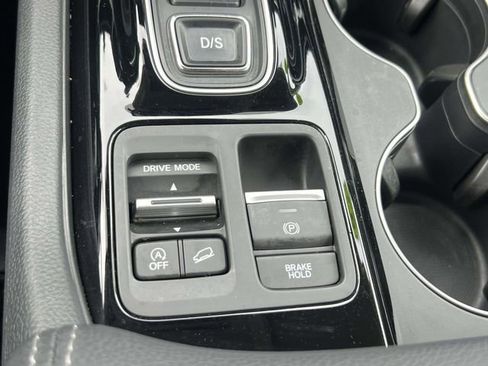 Used 2025 Honda Pilot EX-L image 34