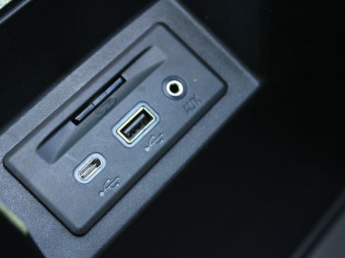 Used 2023 GMC Sierra 2500 Denali w/ Denali Black Diamond Edition image 32