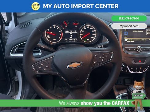 Used 2019 Chevrolet Cruze LT w/ Sun And Sound Package image 9