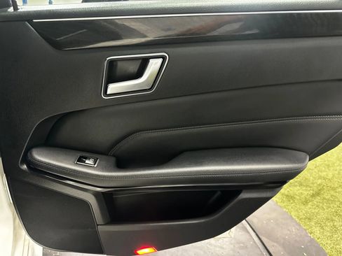 Used 2016 Mercedes-Benz E 350 Sedan image 21
