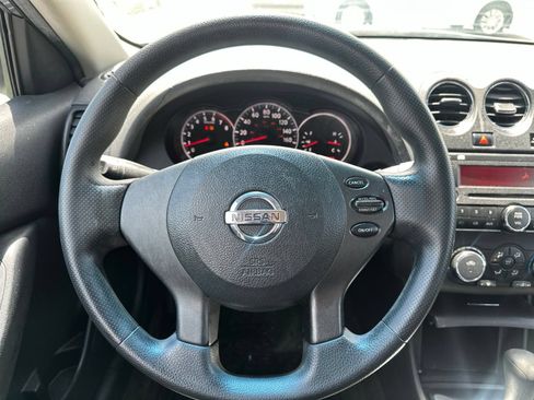 Used 2010 Nissan Altima 2.5 S FWD image 17
