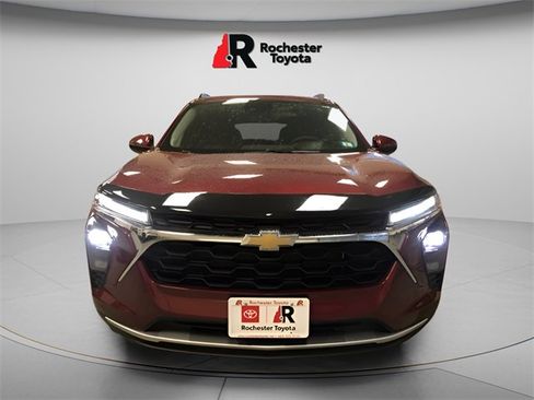 Used 2025 Chevrolet Trax LT w/ LT Convenience Package image 9