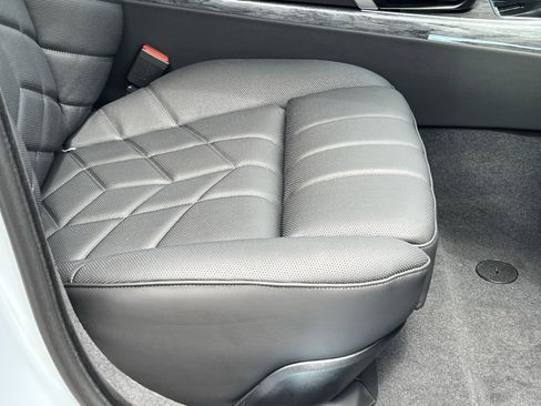 New 2025 BMW 740i xDrive w/ Executive Package AWD/4WD image 27