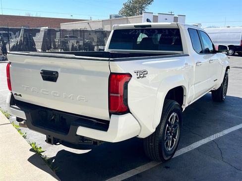 Used 2025 Toyota Tacoma TRD Sport image 8