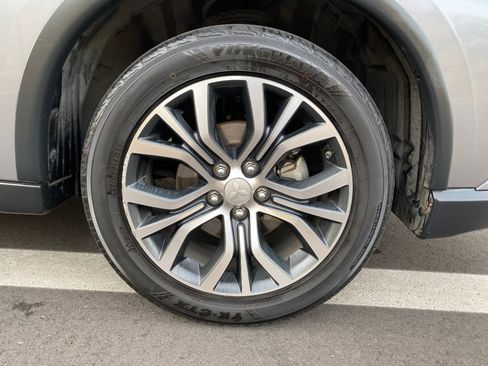 Used 2017 Mitsubishi Outlander ES image 23