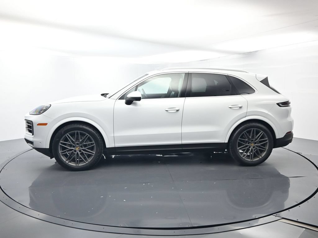 Certified 2024 Porsche Cayenne AWD/4WD image 2